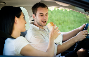 Accidentes automobilisticos distracciones manejando